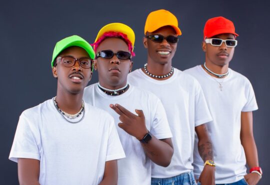Os Moikanos - Angola Há Festa (Hino)